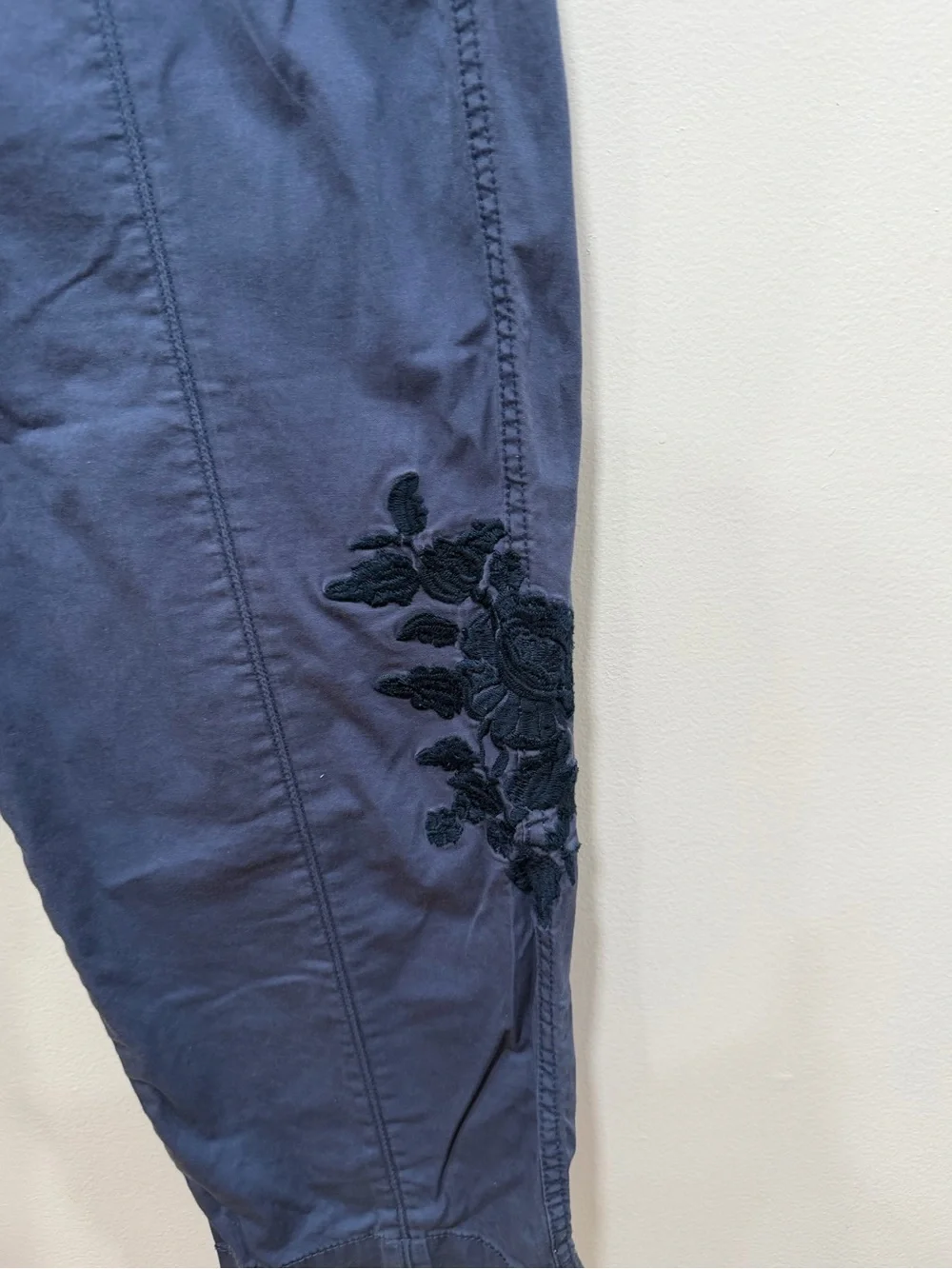 Style & Co Blue Cropped Pants Embroidered Floral Capri  Casual 14